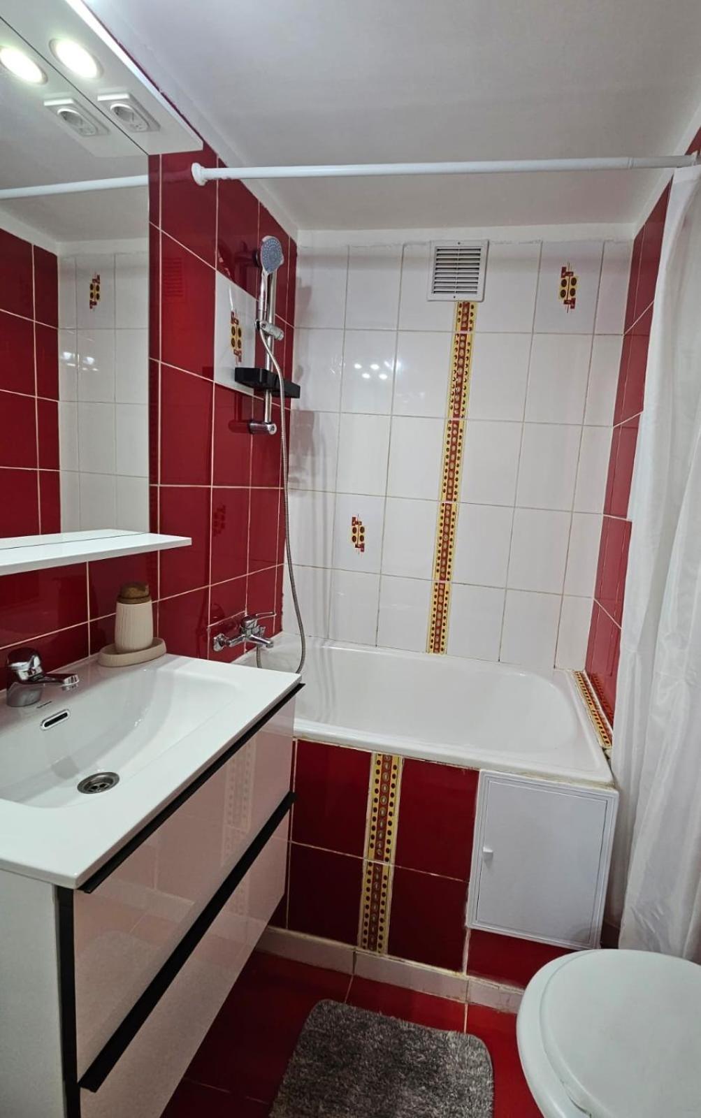Kiwi Apart-Hotel 1Br Wi-Fi Free - Close To Old Town - Cozy Location - Shorter Or Longer Stay - R&M Boutique Bükreş Dış mekan fotoğraf